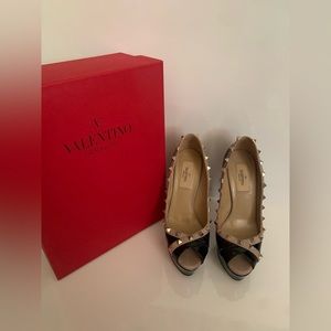 VALENTINO Black Patent Rockstud Pumps size 36.5/6.5
